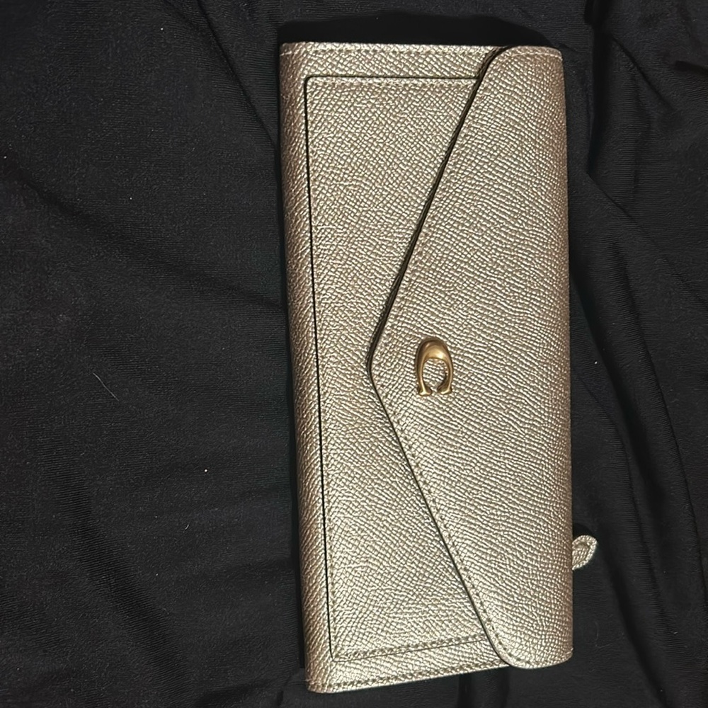 New without tags coach wallet